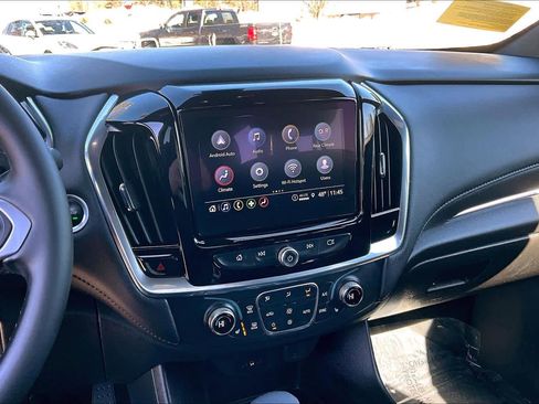 Used 2023 Chevrolet Traverse LT image 7