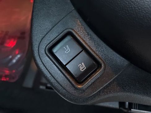 Used 2017 Ford Taurus Limited image 18