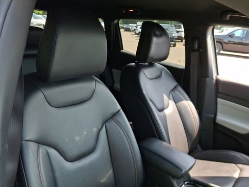 Used 2024 Jeep Compass Limited AWD/4WD image 13