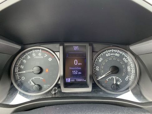 Used 2018 Toyota Tacoma TRD Sport image 20