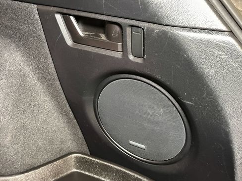 Used 2017 Subaru Outback 2.5i Limited image 21