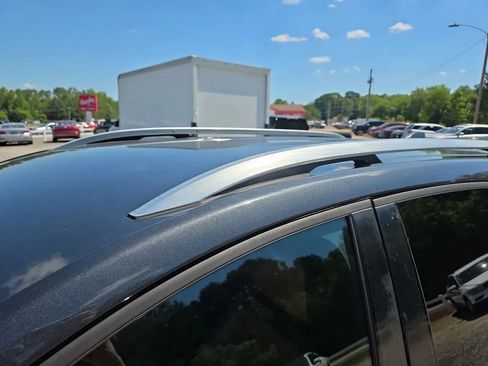 Used 2018 Chevrolet Equinox Premier FWD image 12