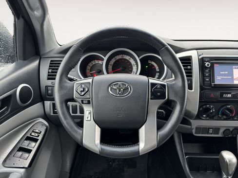 Used 2014 Toyota Tacoma PreRunner image 16