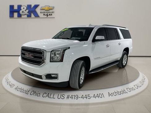 Used 2020 GMC Yukon XL SLT w/ Open Road Package AWD/4WD image 3