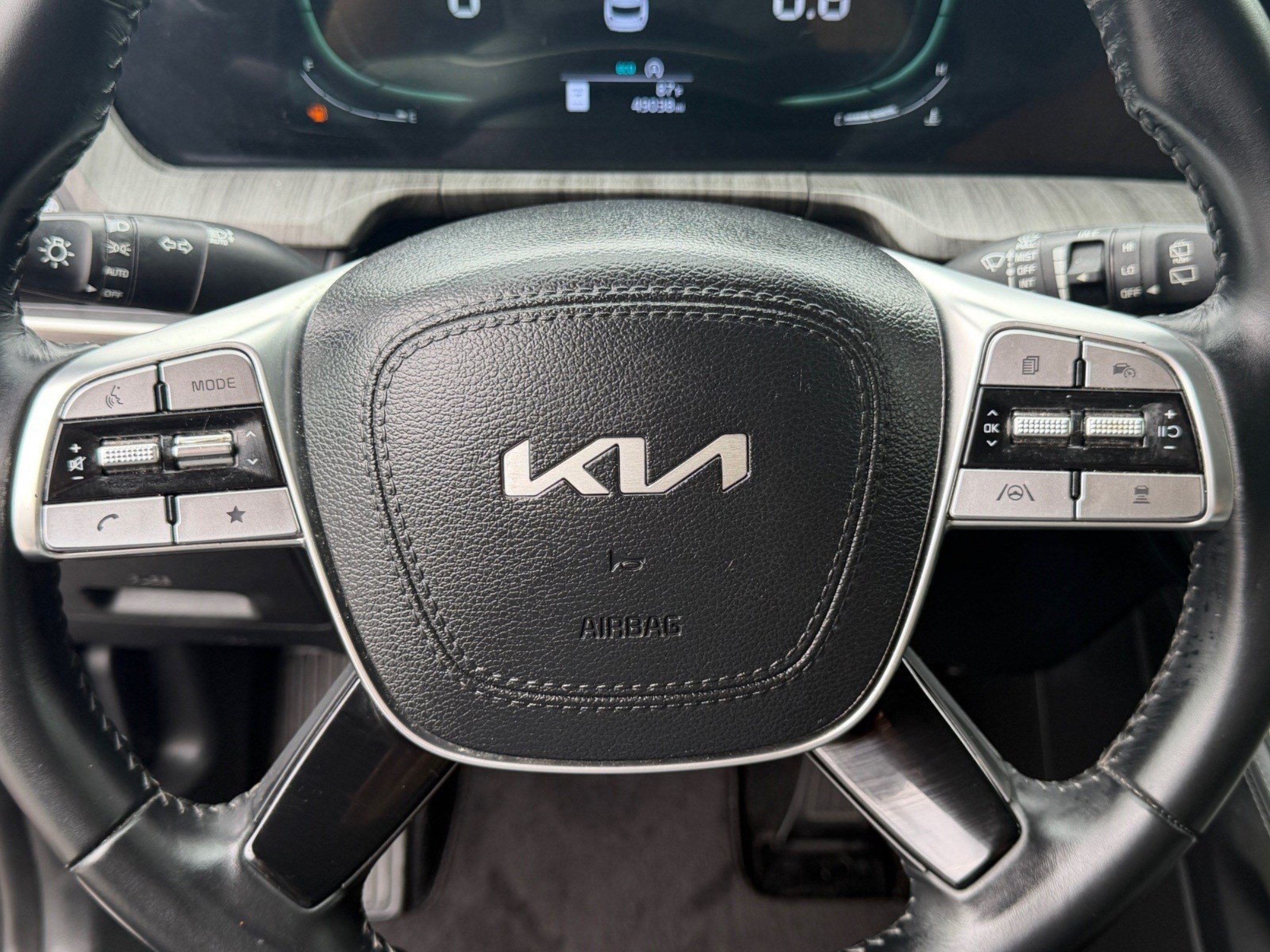 Used 2024 Kia Telluride EX FWD image 42