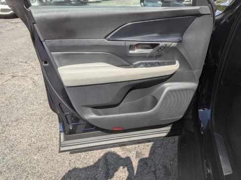 Used 2024 Toyota Grand Highlander AWD Hybrid image 11