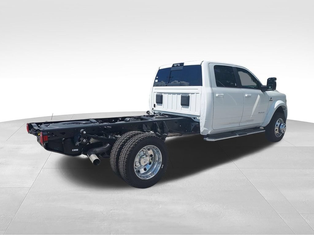 New 2026 RAM 5500 4x4 Crew Cab w/ Laramie Trim Package image 5