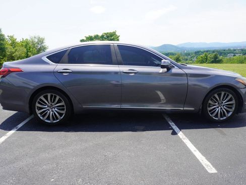 Used 2015 Hyundai Genesis 5.0 RWD image 18