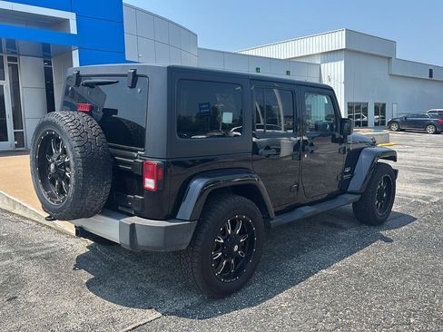 Used 2015 Jeep Wrangler Unlimited Sahara w/ Dual Top Group AWD/4WD image 3