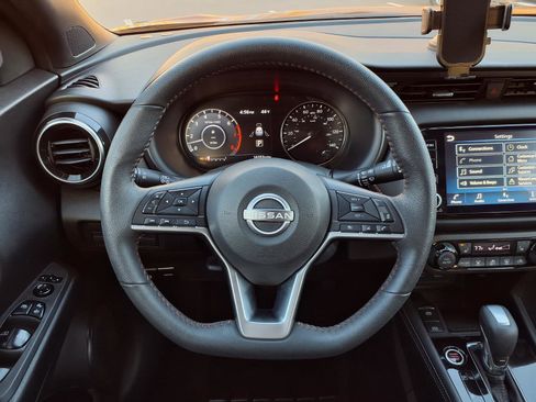 Used 2023 Nissan Kicks SR w/ SR Premium Package image 14