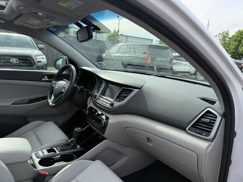 Used 2018 Hyundai Tucson Value FWD image 9