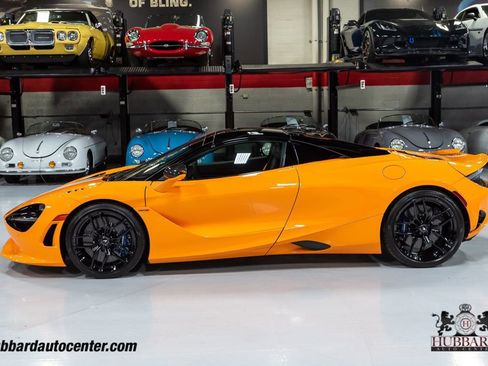 Used 2024 McLaren 750S Spider image 13