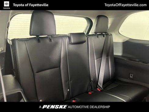 Used 2026 Toyota Grand Highlander FWD image 9