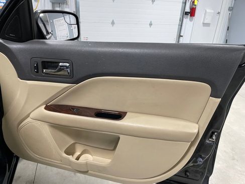 Used 2012 Ford Fusion SEL image 26