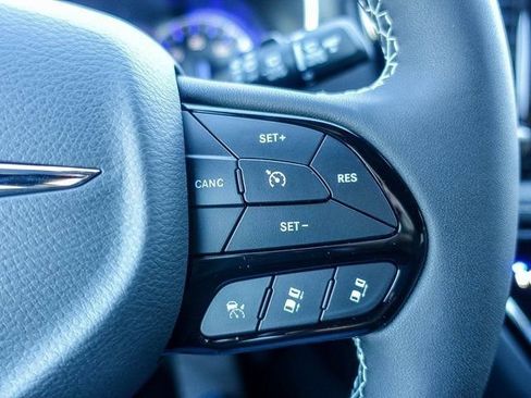 New 2026 Chrysler Pacifica Select w/ S Appearance Package FWD image 10