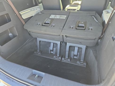 Certified 2023 Kia Carnival EX image 37