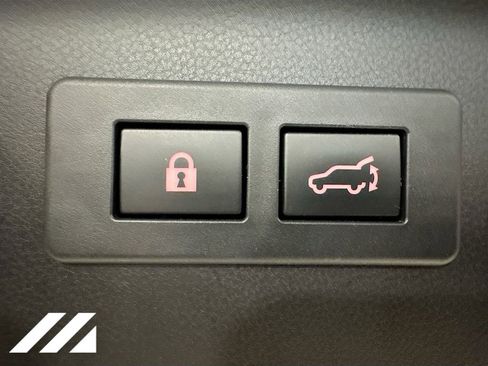 Used 2025 Subaru Forester Premium AWD/4WD image 28