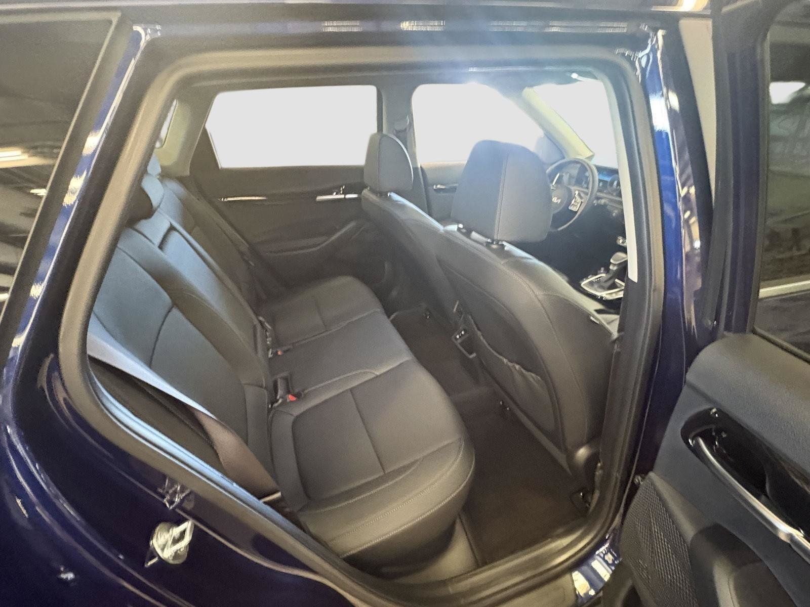Used 2024 Kia Seltos SX w/ SX Sunroof Package AWD/4WD image 17