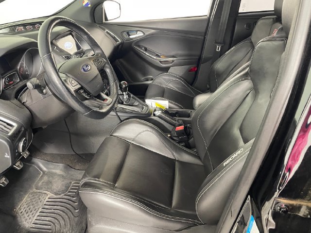 Used 2017 Ford Focus ST w/ Equipment Group 402A FWD image 2