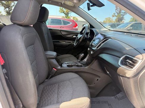 Used 2018 Chevrolet Equinox LT w/ Sun & Infotainment Package AWD/4WD image 18