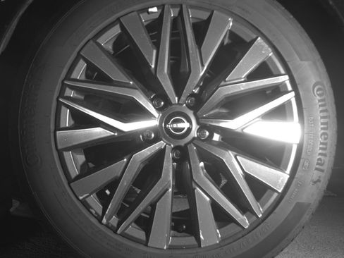 Used 2025 Nissan Altima 2.5 SV FWD image 14