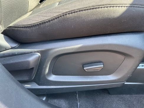 Used 2023 Ford Explorer XLT RWD image 18