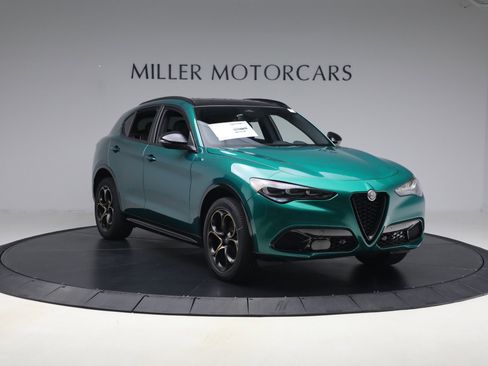 New 2025 Alfa Romeo Stelvio Sprint AWD/4WD image 11
