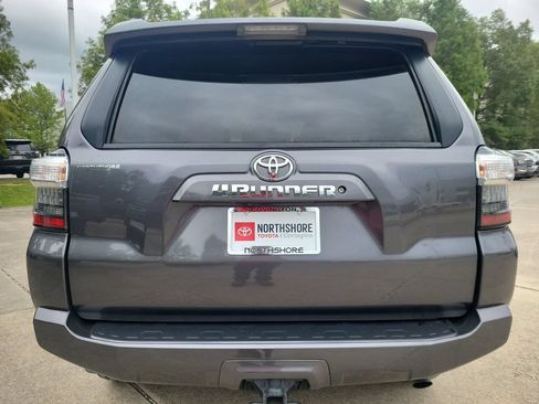 Used 2016 Toyota 4Runner SR5 RWD image 5
