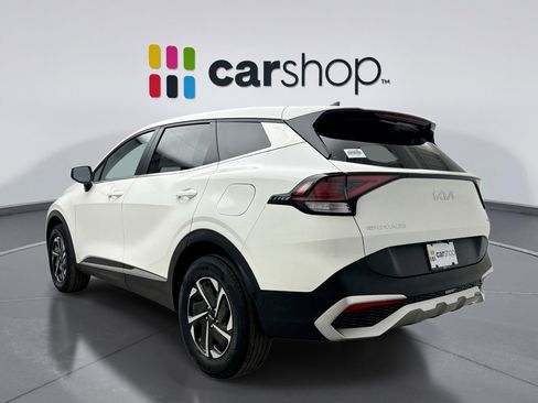 Used 2023 Kia Sportage LX image 3
