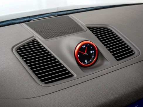 Used 2023 Porsche Cayenne Platinum Edition image 41