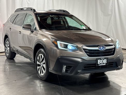 Used 2022 Subaru Outback Premium AWD/4WD image 11
