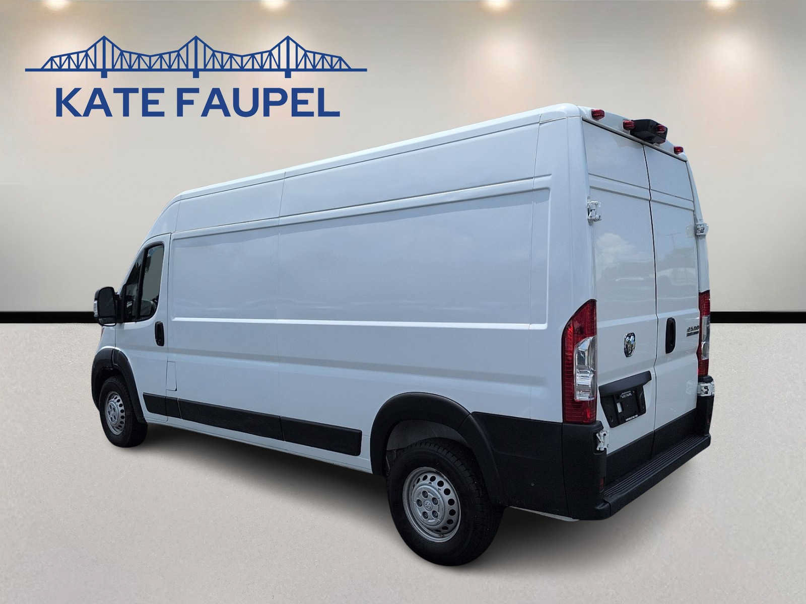Used 2024 RAM ProMaster 2500 w/ Convenience Group FWD image 5