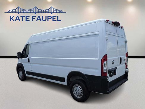 Used 2024 RAM ProMaster 2500 w/ Convenience Group FWD image 5