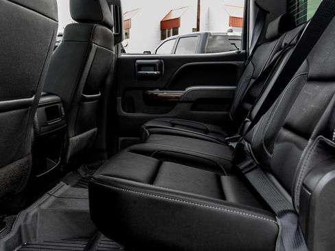 Used 2019 GMC Sierra 3500 SLT image 27