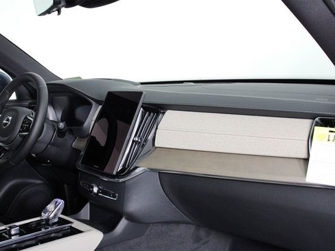 New 2026 Volvo XC90 B5 Ultra image 9