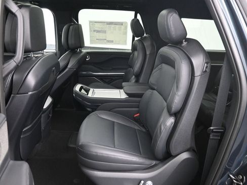 New 2026 Lincoln Navigator L Reserve w/ Jet Appearance Package image 31