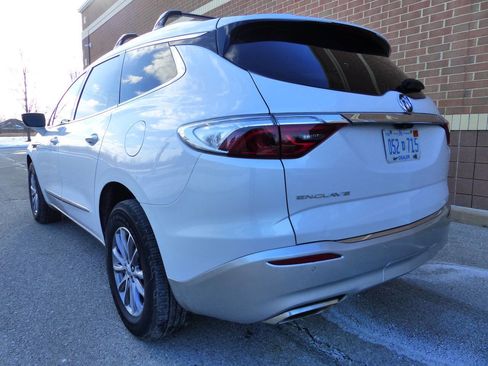 Used 2024 Buick Enclave Premium image 7