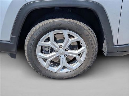 Used 2024 Jeep Compass Sport image 15