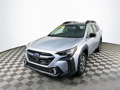 Used 2025 Subaru Outback Premium w/ Popular Package #1A image 4