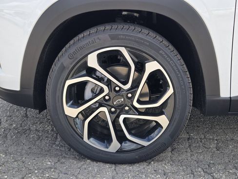 New 2026 Chevrolet Trax RS w/ Sunroof Package FWD image 14