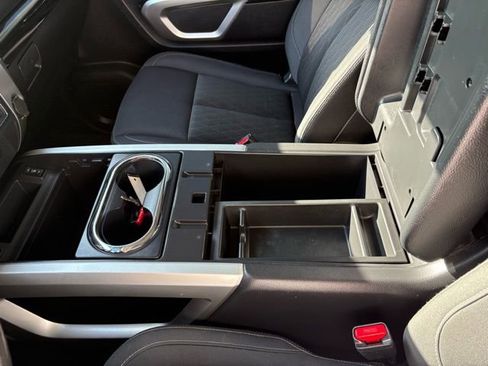 Used 2019 Nissan Titan SV w/ SV Convenience Package image 20