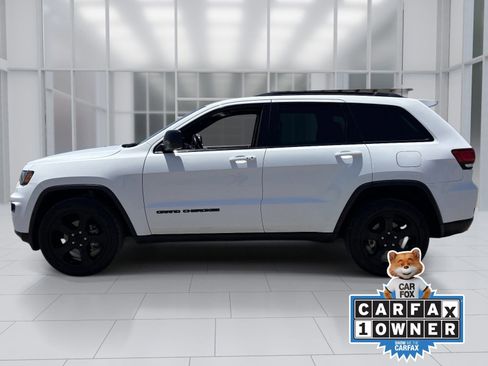 Used 2019 Jeep Grand Cherokee Laredo AWD/4WD image 3
