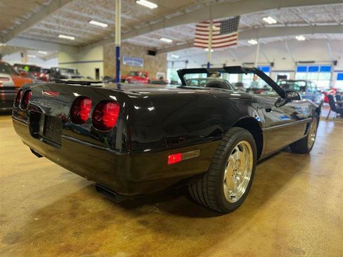 Used 1996 Chevrolet Corvette Coupe RWD image 21