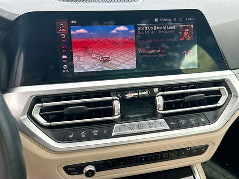 Used 2021 BMW 330i Sedan w/ Premium Package image 13