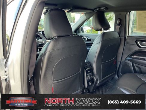 Used 2024 Jeep Compass Trailhawk image 14