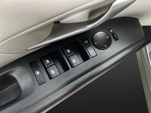 Used 2025 Hyundai Tucson SE image 24