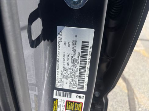 Used 2025 Toyota Tacoma TRD Off-Road image 34