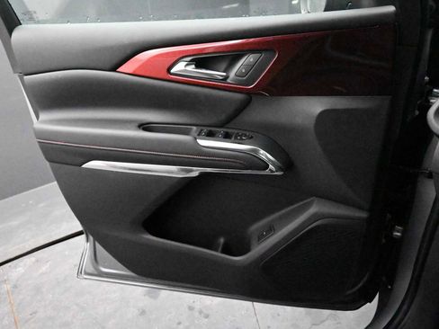 New 2026 Chevrolet Traverse Z71 image 13