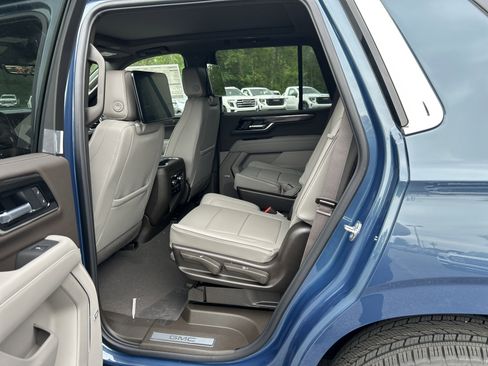 New 2026 GMC Yukon Elevation w/ Elevation Premium Package AWD/4WD image 24