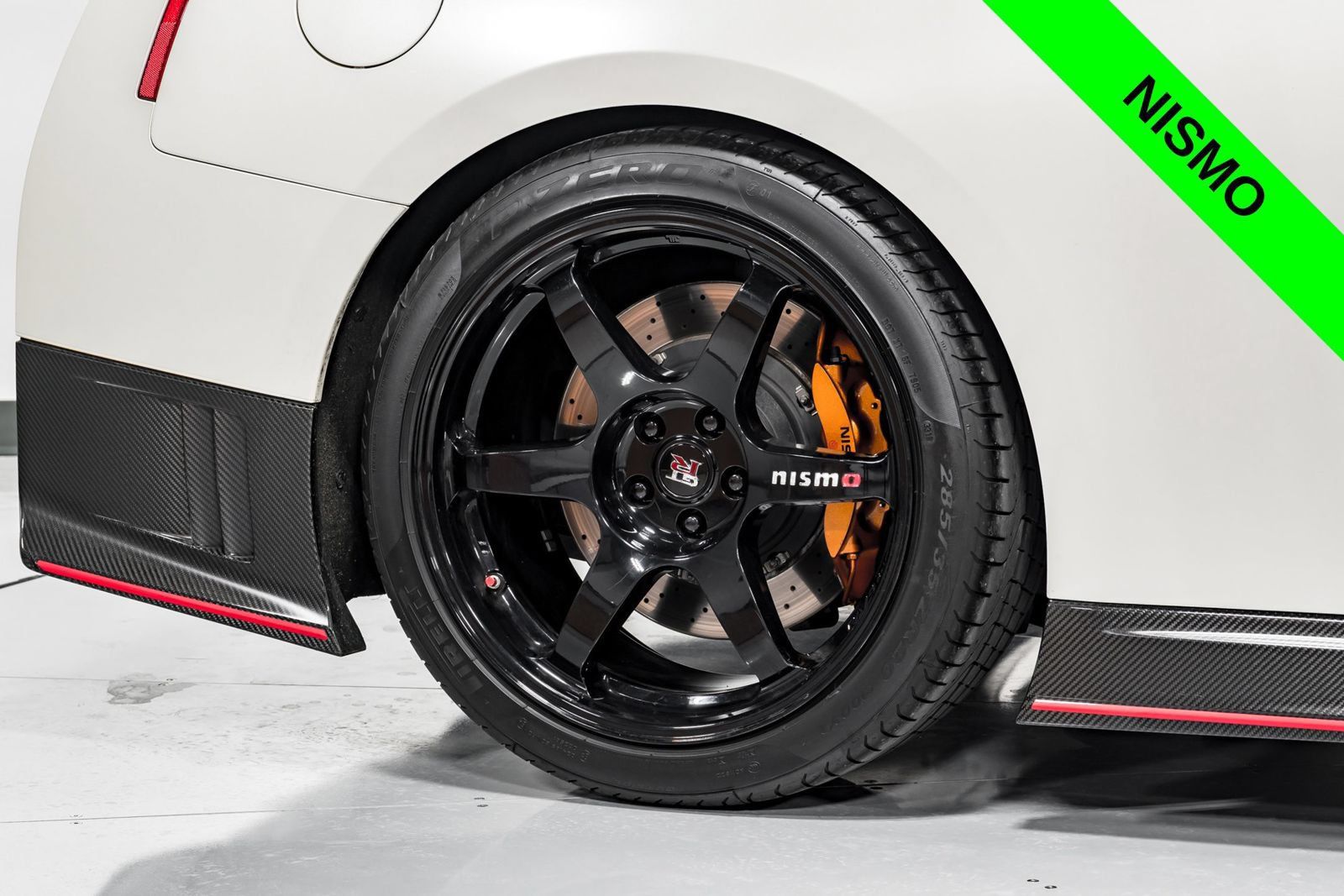 Used 2016 Nissan GT-R NISMO AWD/4WD image 46